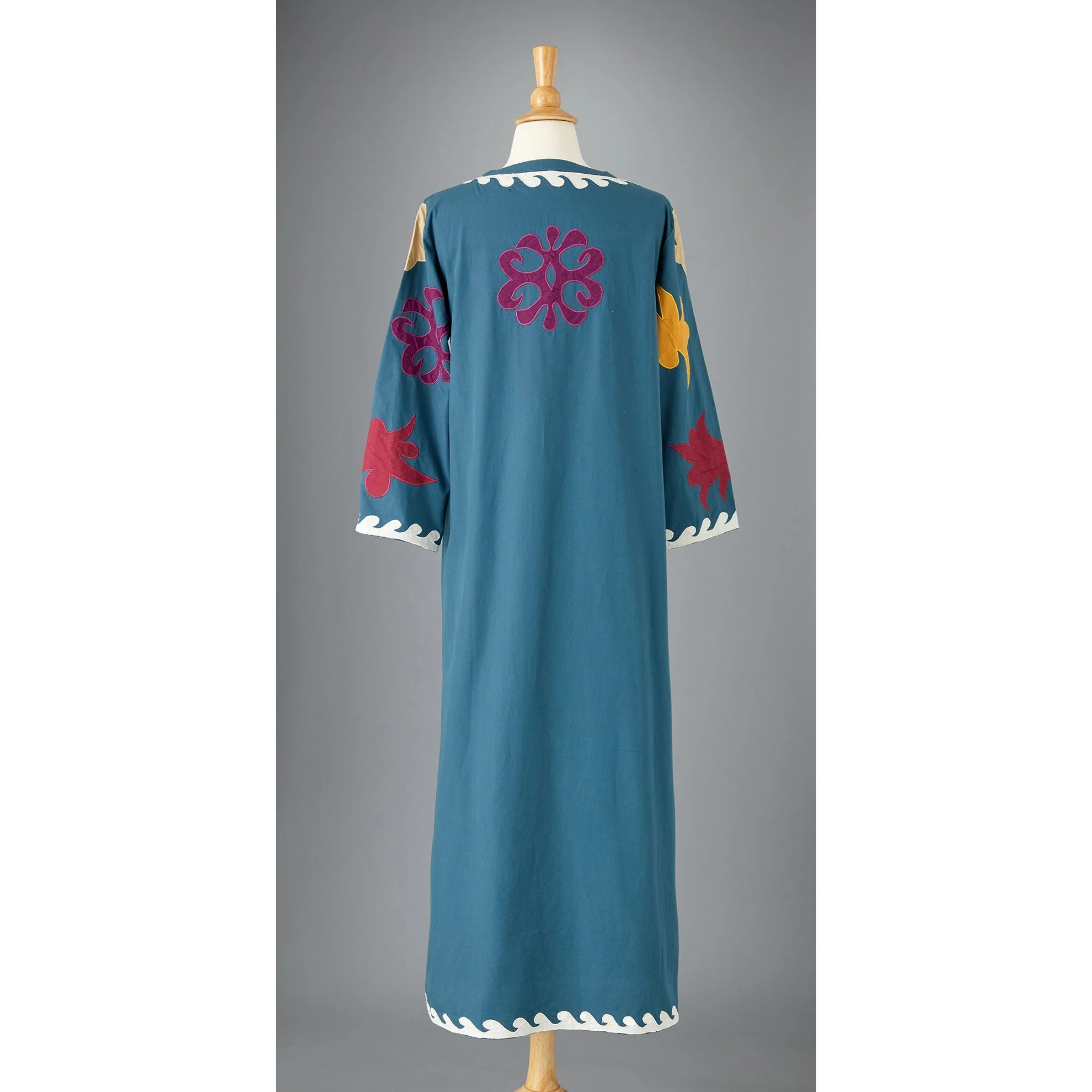 Luisas Applique Caftan - Image 4